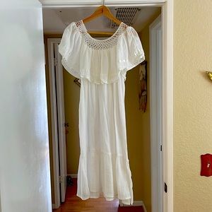 Vintage gauze butterfly sleeve knee-length dress with net neck and ribbon edge